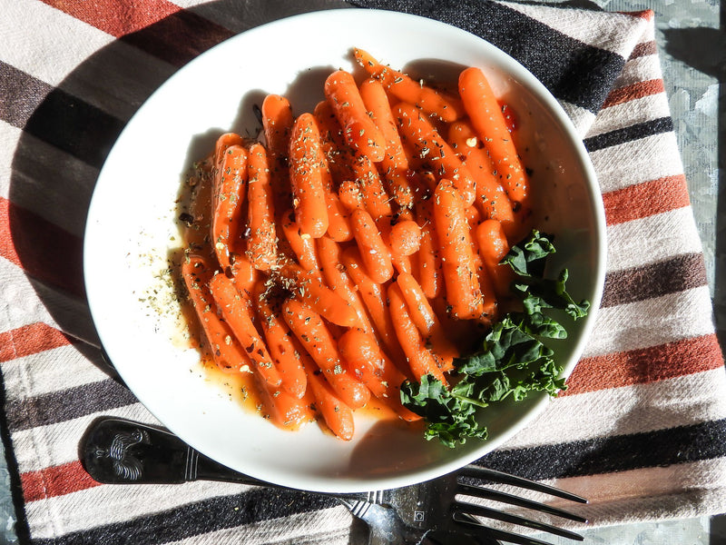 https://www.chugwaterchili.com/cdn/shop/articles/glazed-carrots-in-red-pepper-jelly-sauce-650555_800x800.jpg?v=1573922769